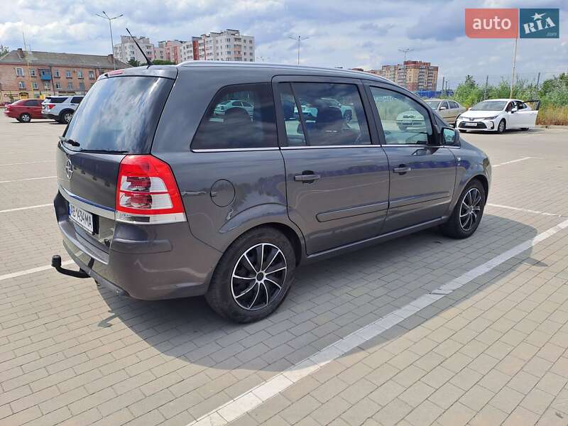 Минивэн Opel Zafira 2010 в Виннице