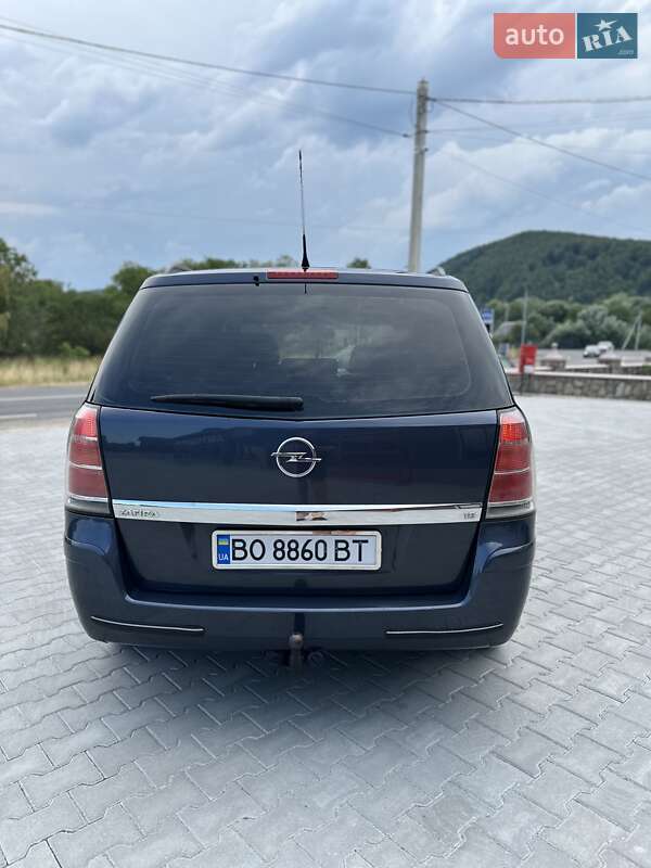 Минивэн Opel Zafira 2007 в Надворной