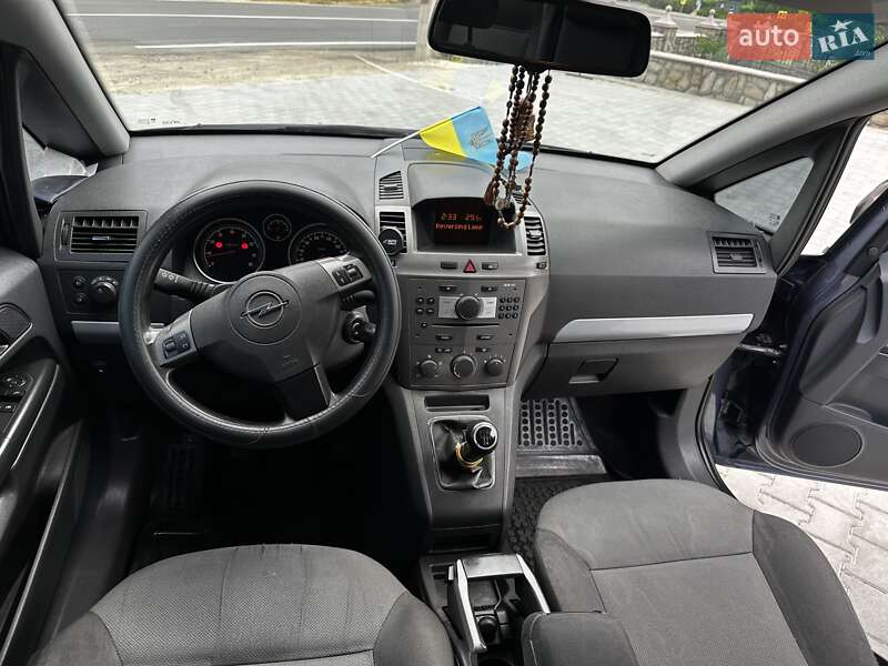 Минивэн Opel Zafira 2007 в Надворной