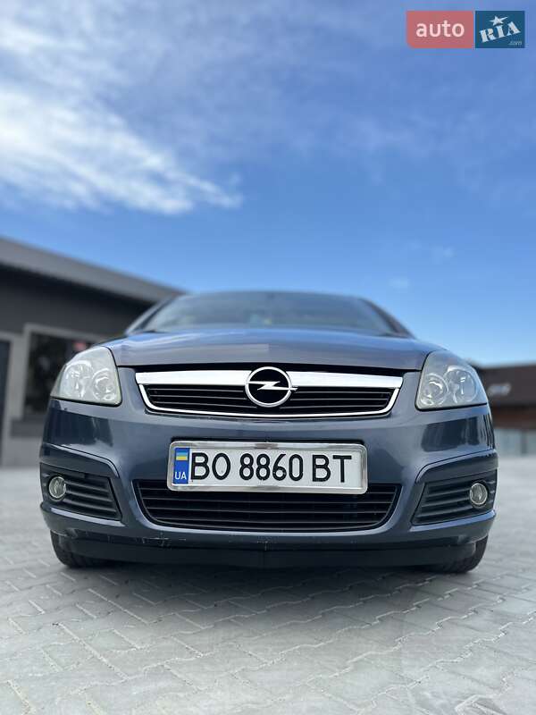 Минивэн Opel Zafira 2007 в Надворной