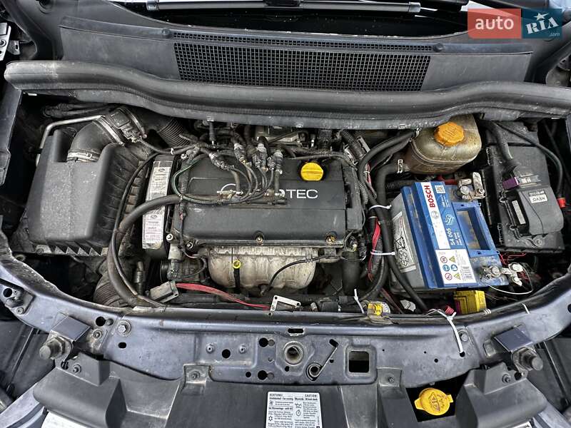 Минивэн Opel Zafira 2007 в Надворной