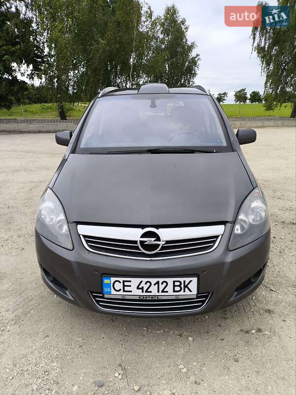 Минивэн Opel Zafira 2011 в Почаеве