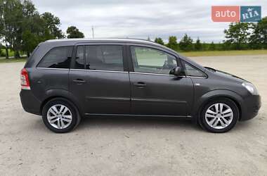 Минивэн Opel Zafira 2011 в 