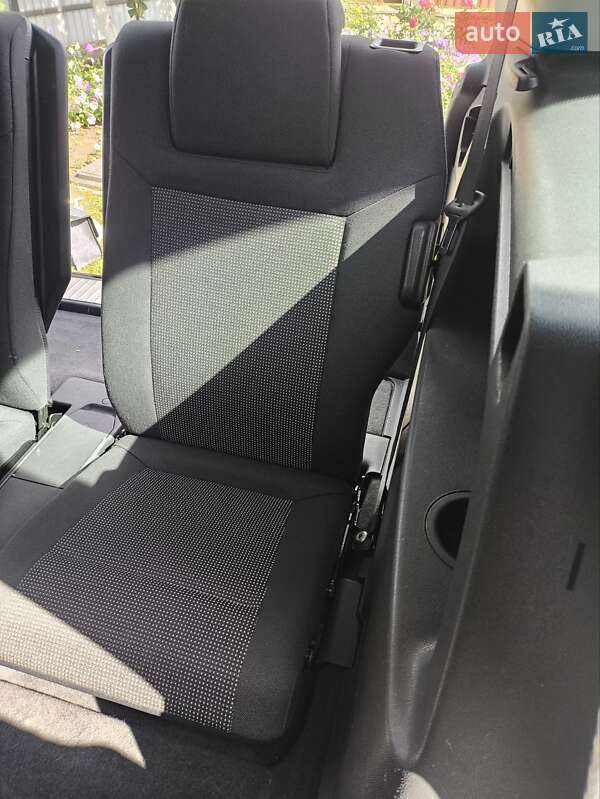 Минивэн Opel Zafira 2011 в Почаеве