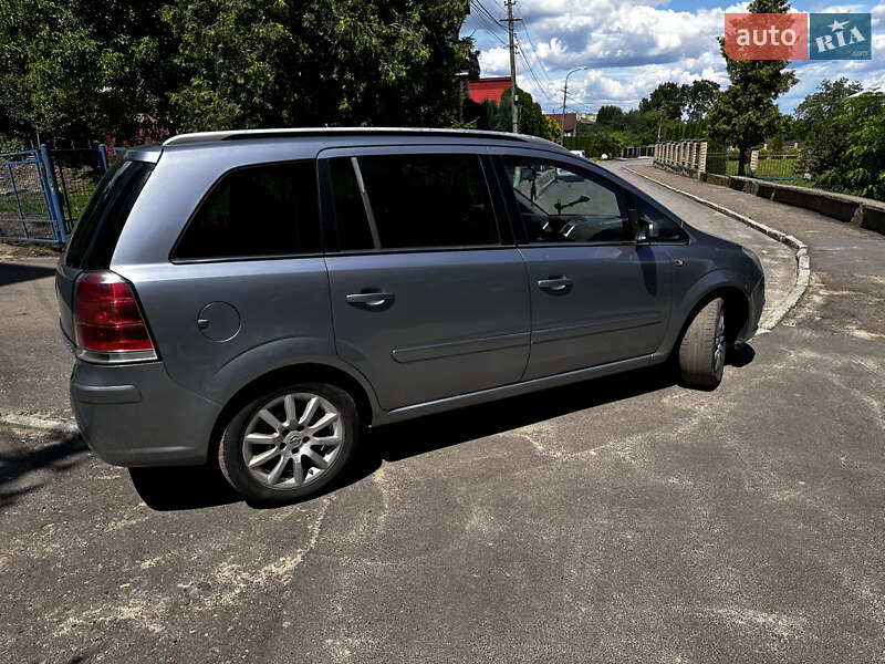 Мінівен Opel Zafira 2005 в Мостиській