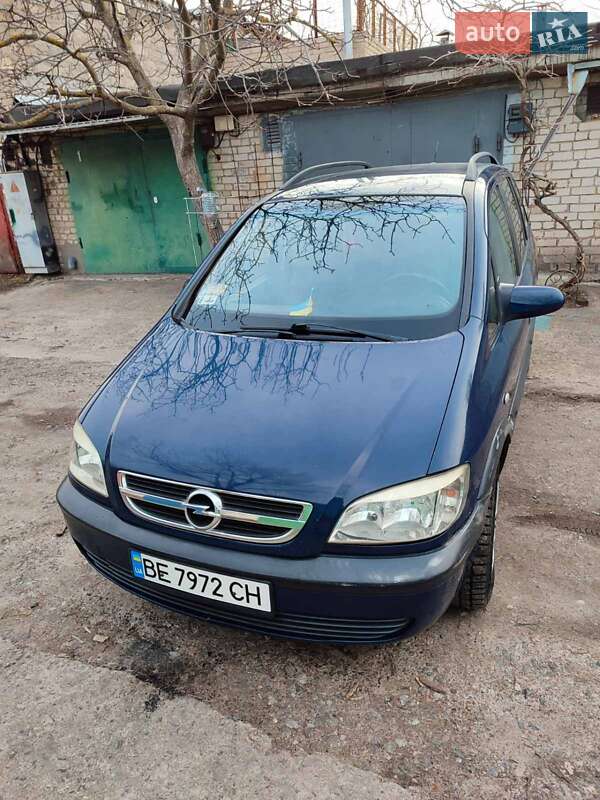 Минивэн Opel Zafira 2004 в 