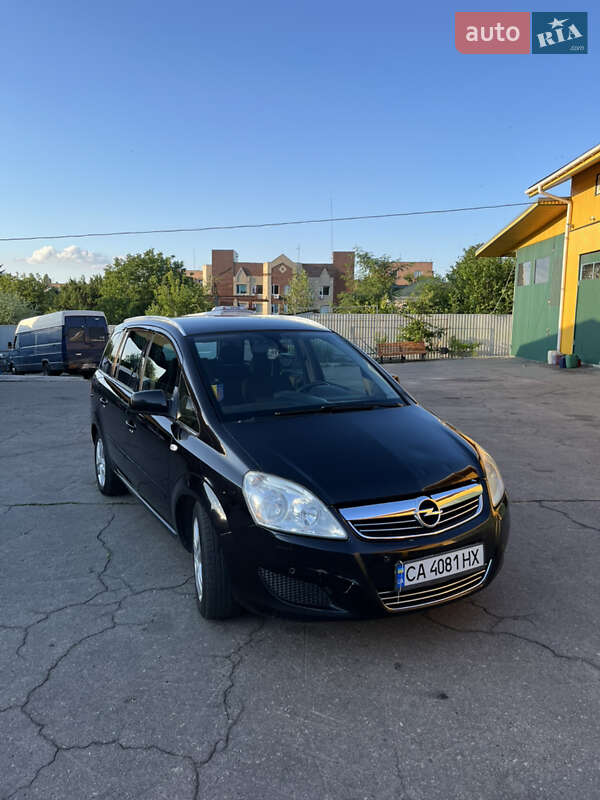 Минивэн Opel Zafira 2009 в Черкассах