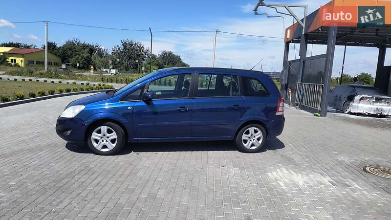 Минивэн Opel Zafira 2008 в Золочеве