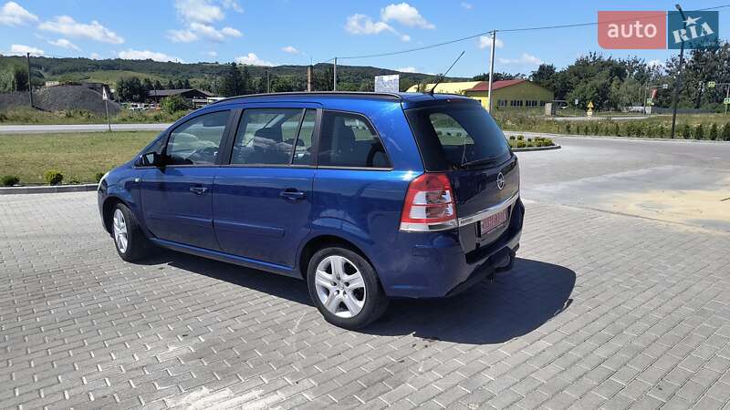 Минивэн Opel Zafira 2008 в Золочеве
