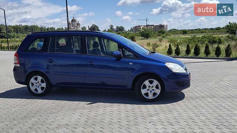 Минивэн Opel Zafira 2008 в Золочеве