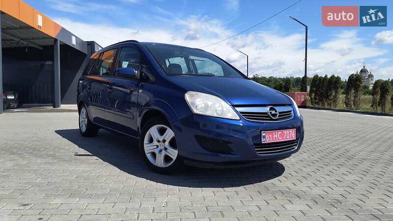 Минивэн Opel Zafira 2008 в Золочеве