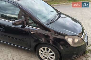 Минивэн Opel Zafira 2005 в 