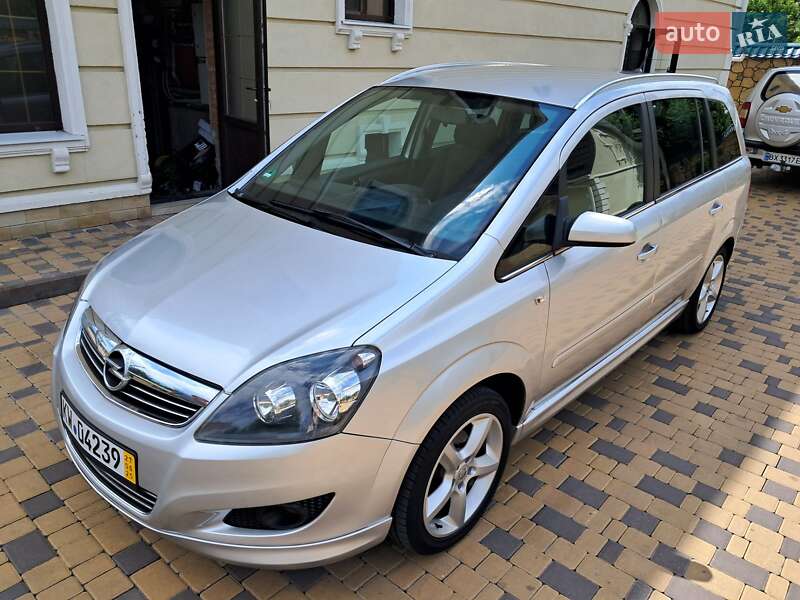 Минивэн Opel Zafira 2008 в Могилев-Подольске