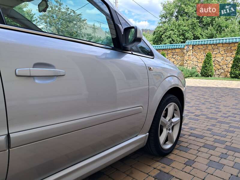 Минивэн Opel Zafira 2008 в Могилев-Подольске