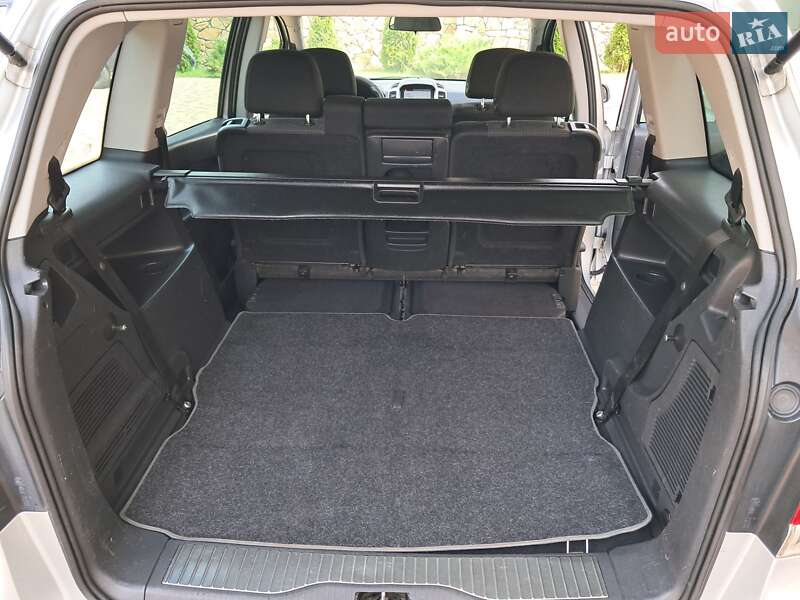 Минивэн Opel Zafira 2008 в Могилев-Подольске
