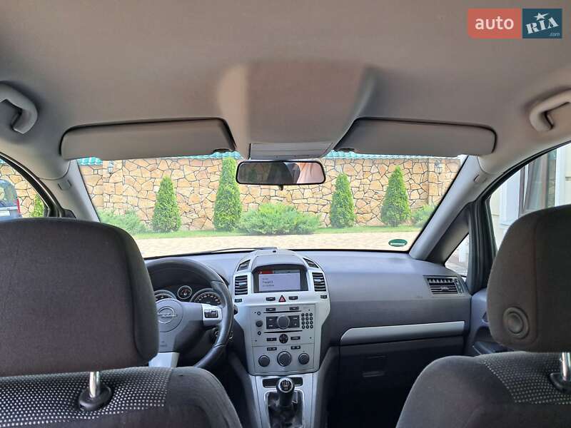 Минивэн Opel Zafira 2008 в Могилев-Подольске