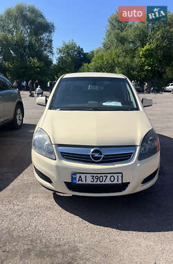 Минивэн Opel Zafira 2010 в 