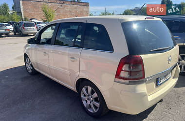 Минивэн Opel Zafira 2010 в 