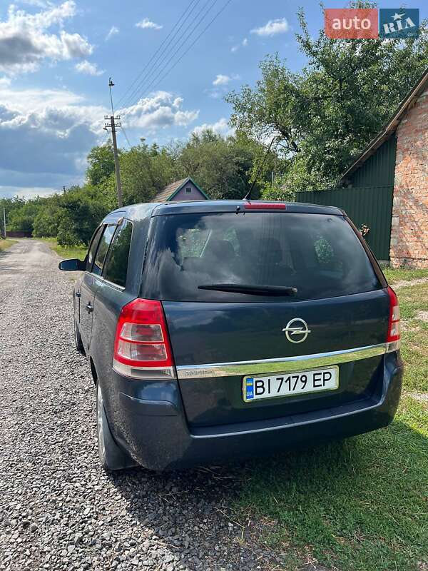 Минивэн Opel Zafira 2008 в Миргороде