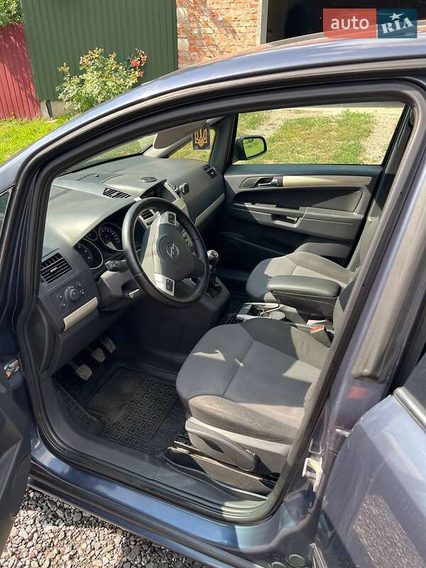 Минивэн Opel Zafira 2008 в Миргороде