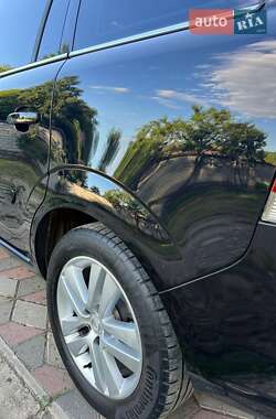 Минивэн Opel Zafira 2010 в 