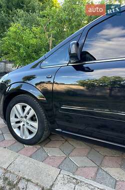 Минивэн Opel Zafira 2010 в 