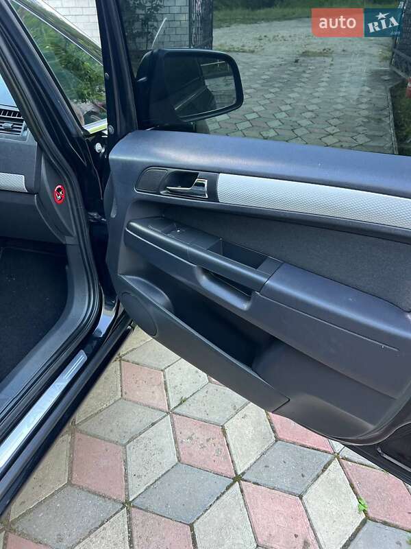 Минивэн Opel Zafira 2010 в Коломые