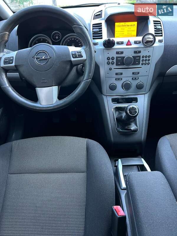 Минивэн Opel Zafira 2010 в Коломые