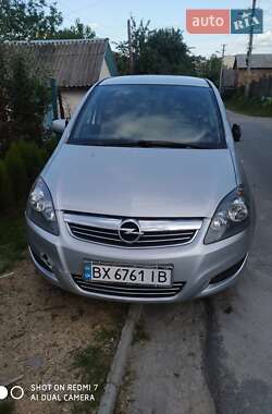 Минивэн Opel Zafira 2011 в Остроге