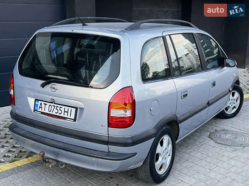 Минивэн Opel Zafira 2002 в Ивано-Франковске