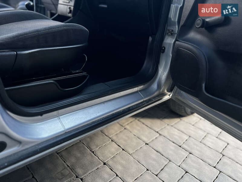 Минивэн Opel Zafira 2002 в Ивано-Франковске