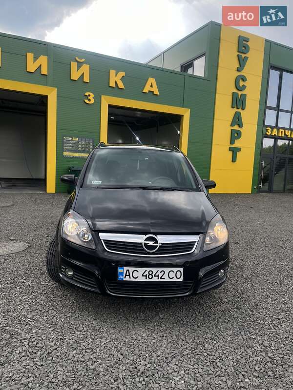 Минивэн Opel Zafira 2008 в 