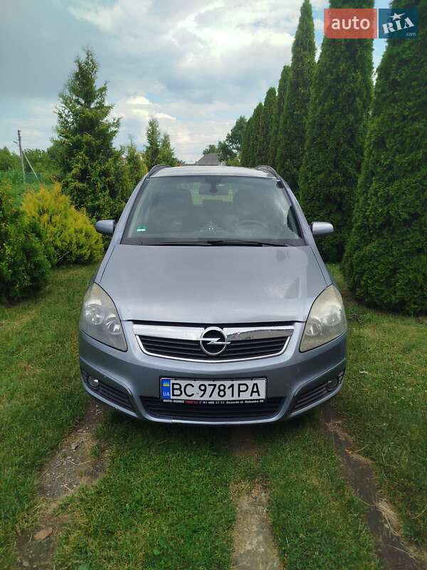 Минивэн Opel Zafira 2005 в Мостиске
