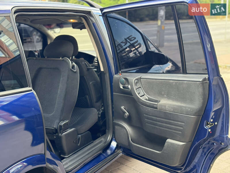 Минивэн Opel Zafira 2005 в Киеве
