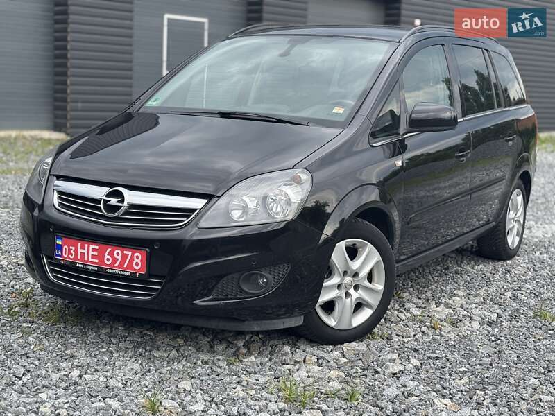 Минивэн Opel Zafira 2011 в 