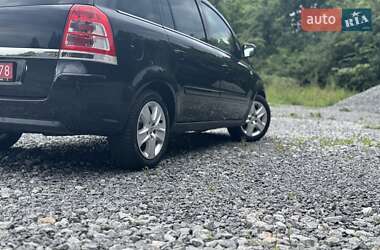 Минивэн Opel Zafira 2011 в 