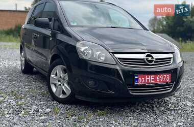 Минивэн Opel Zafira 2011 в 