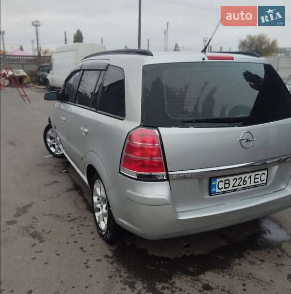 Минивэн Opel Zafira 2005 в Чернигове