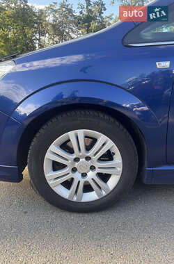 Минивэн Opel Zafira 2009 в 