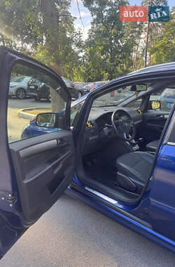 Минивэн Opel Zafira 2009 в 