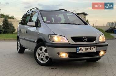 Минивэн Opel Zafira 2000 в Киеве