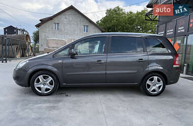 Минивэн Opel Zafira 2011 в 