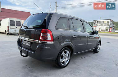 Минивэн Opel Zafira 2011 в 