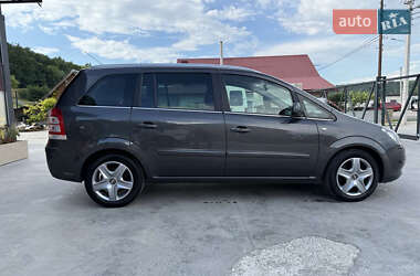 Минивэн Opel Zafira 2011 в 
