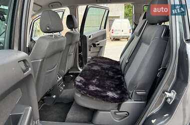 Минивэн Opel Zafira 2011 в 
