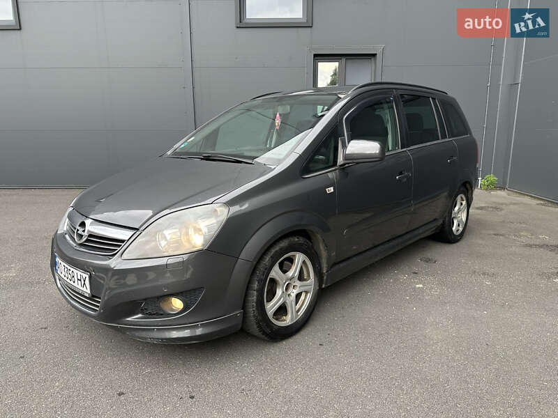 Минивэн Opel Zafira 2009 в Киеве