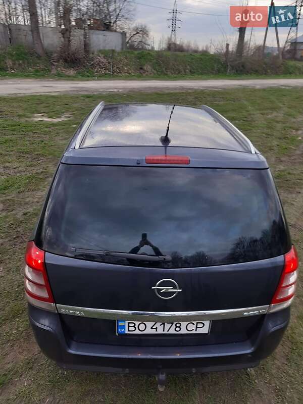 Минивэн Opel Zafira 2009 в Тернополе
