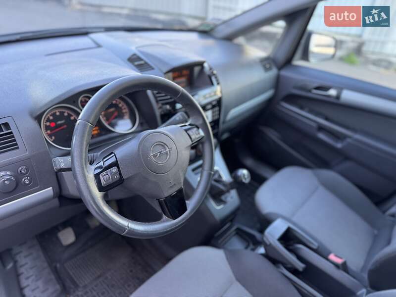 Мінівен Opel Zafira 2011 в Вінниці
