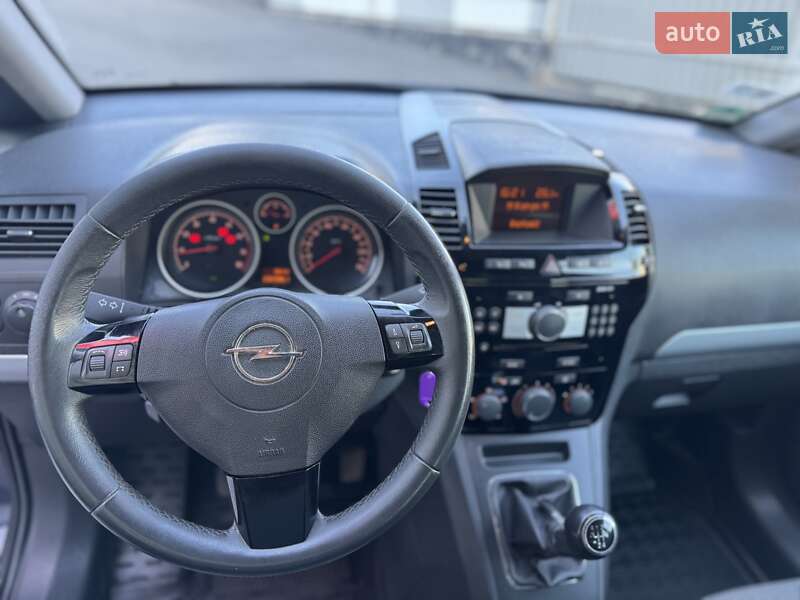 Мінівен Opel Zafira 2011 в Вінниці