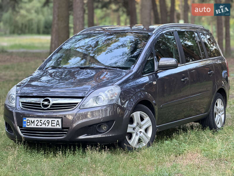 Минивэн Opel Zafira 2010 в Сумах